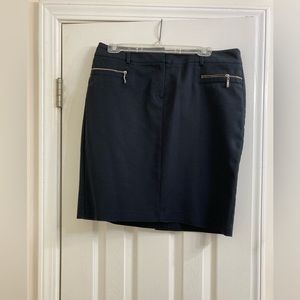 Larry Levine Women’s Skirt. Black Size 12